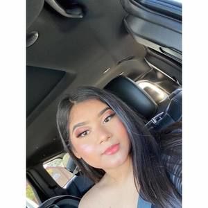 Meet your Posher, Andrea